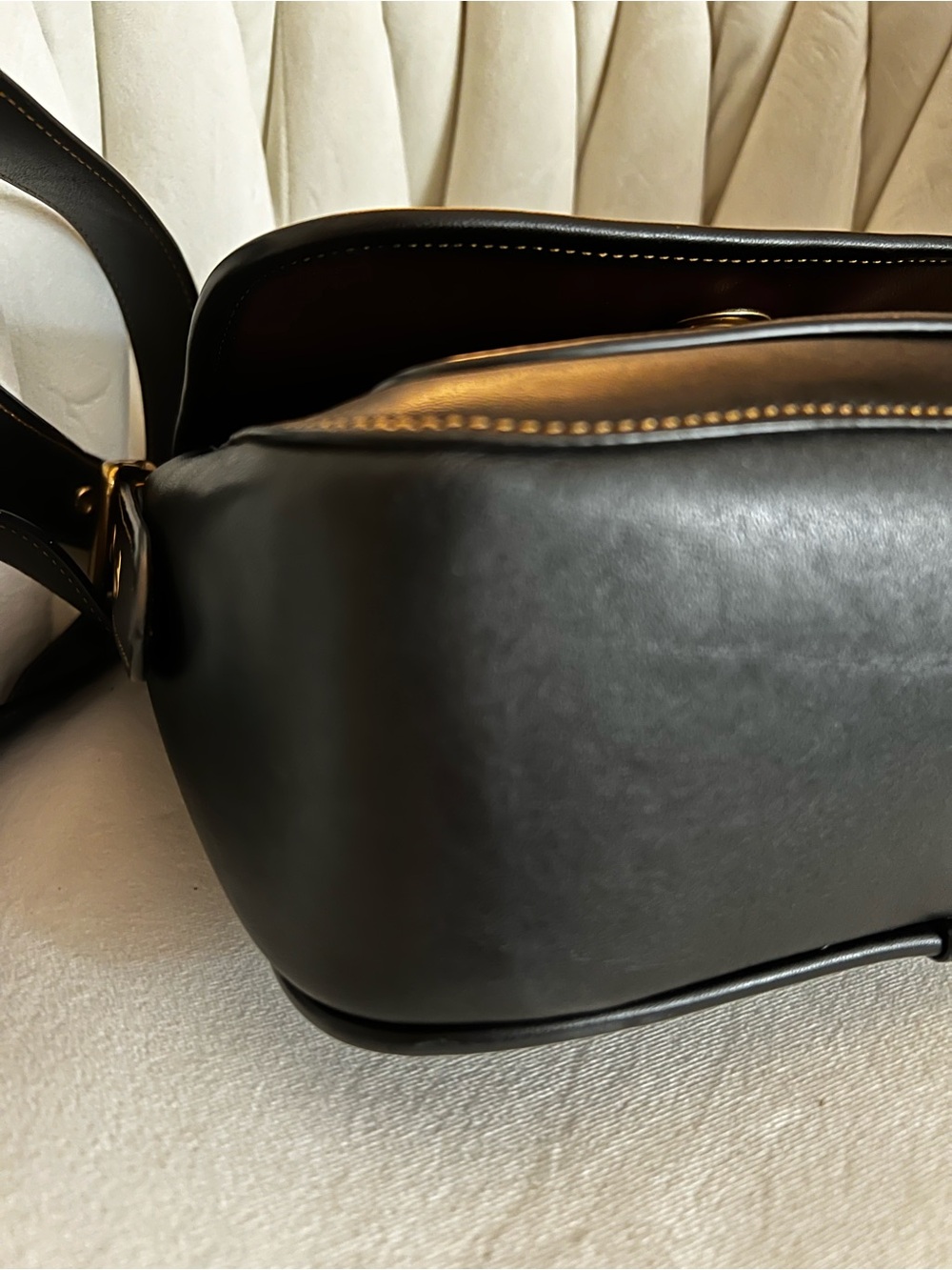 Coach Rambler's Legacy Bag in black glovetanned leather with brass hardware - Picture 6 of 9